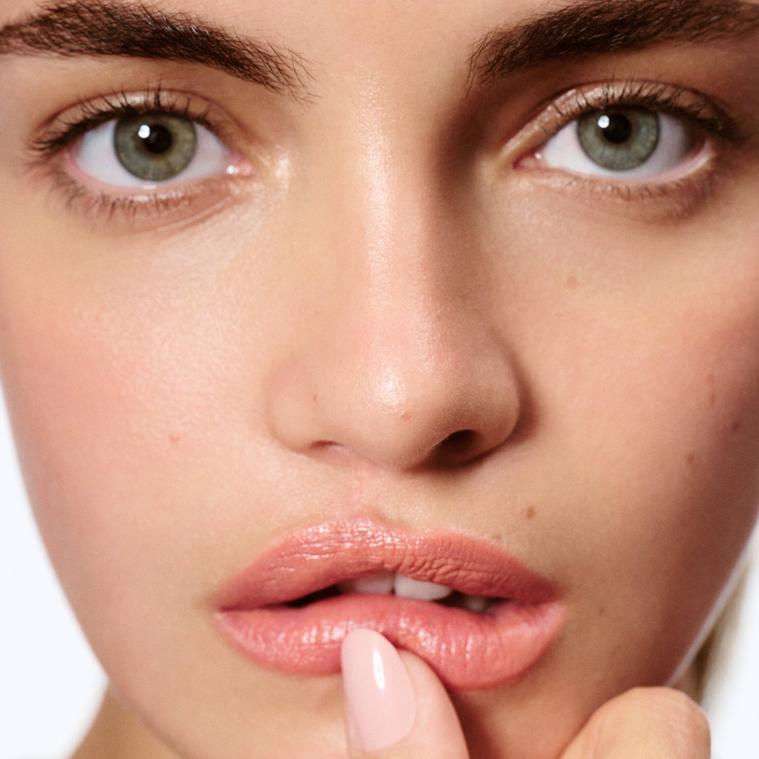 The Easy Way Lipstick Vault - All Eight Shades and The Clutch